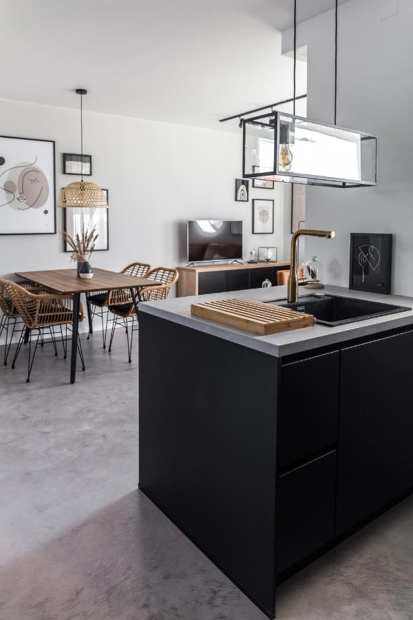 O'Live Residence - Designer Suites บาร์บินเย ภายนอก รูปภาพ