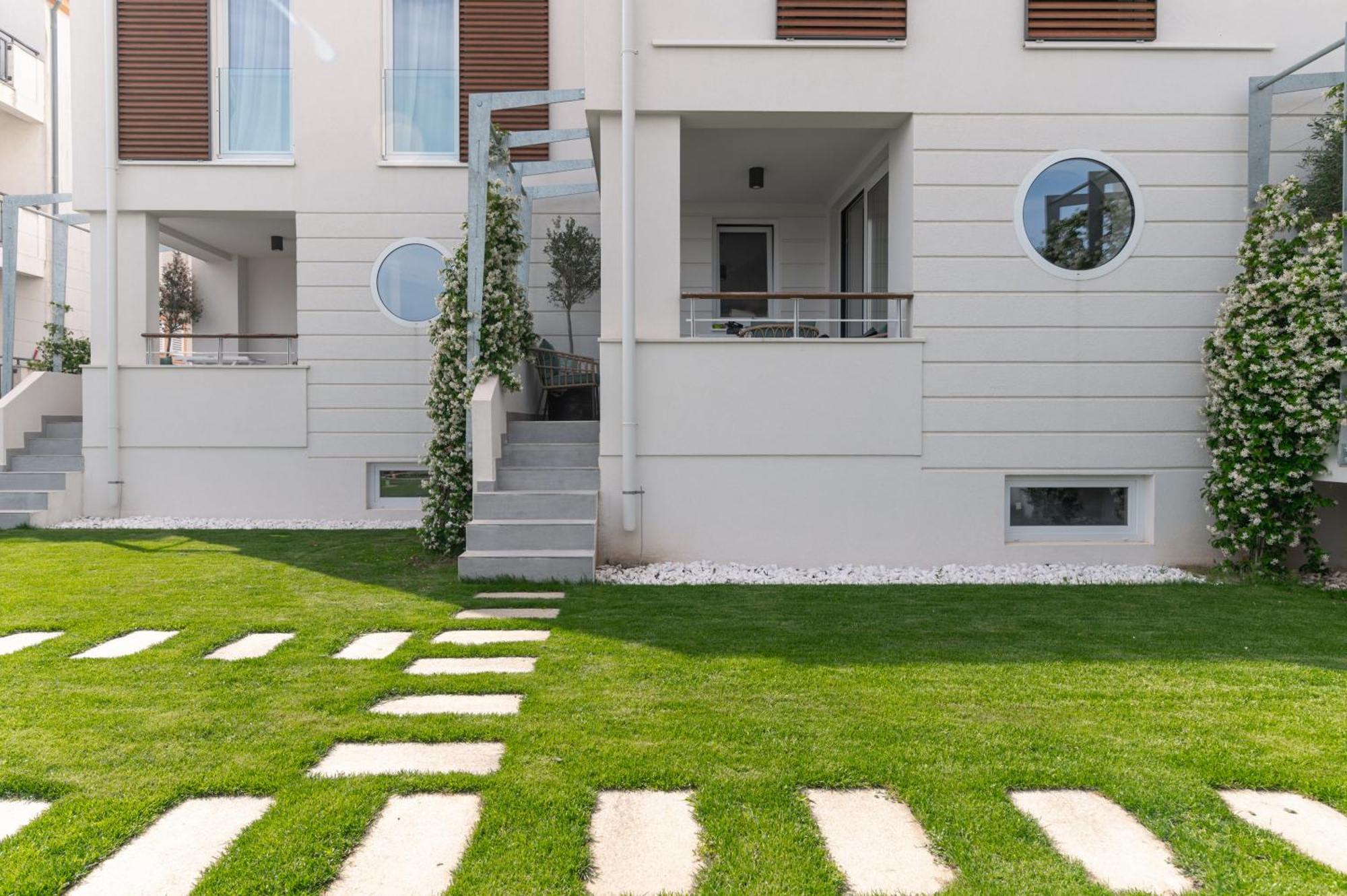 O'Live Residence - Designer Suites บาร์บินเย ภายนอก รูปภาพ